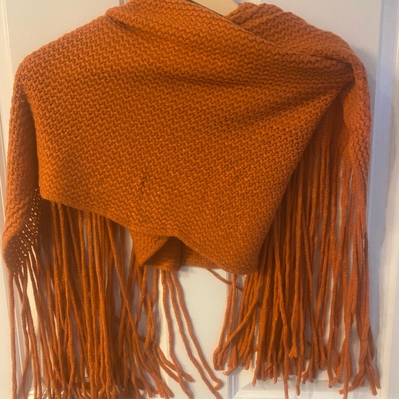 NWT fringe scarf - Picture 2 of 2